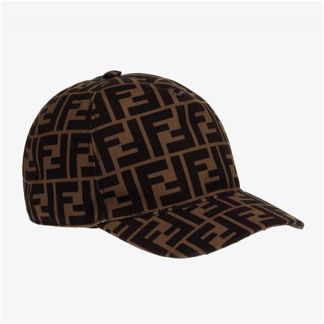 prix casquette fendi